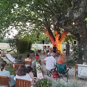 Mas De Karlotte Hébergement de vacances